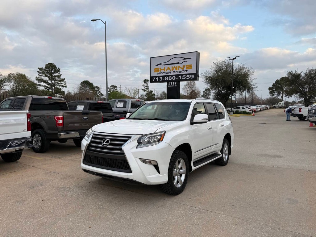 Lexus GX Vehicle Full-screen Gallery Image 45