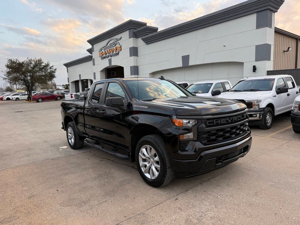 Chevrolet Silverado 1500 Vehicle Full-screen Gallery Image 02