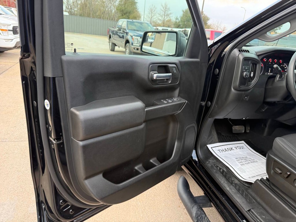 Chevrolet Silverado 1500 Vehicle Full-screen Gallery Image 08