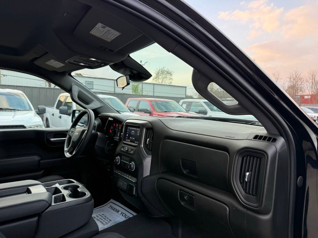 Chevrolet Silverado 1500 Vehicle Full-screen Gallery Image 09