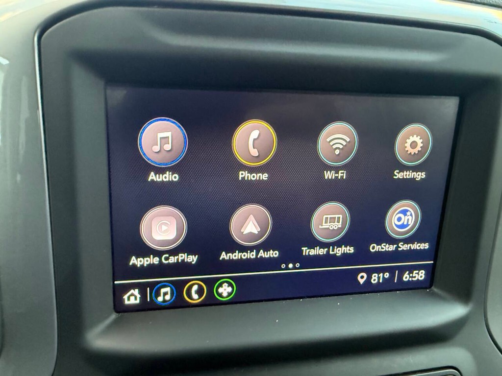 Chevrolet Silverado 1500 Vehicle Full-screen Gallery Image 28