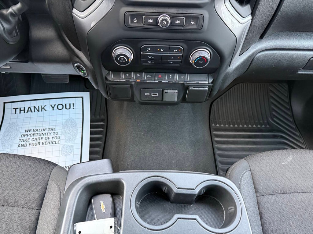 Chevrolet Silverado 1500 Vehicle Full-screen Gallery Image 30