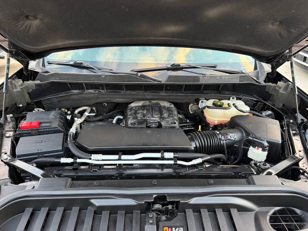 Chevrolet Silverado 1500 Vehicle Full-screen Gallery Image 35