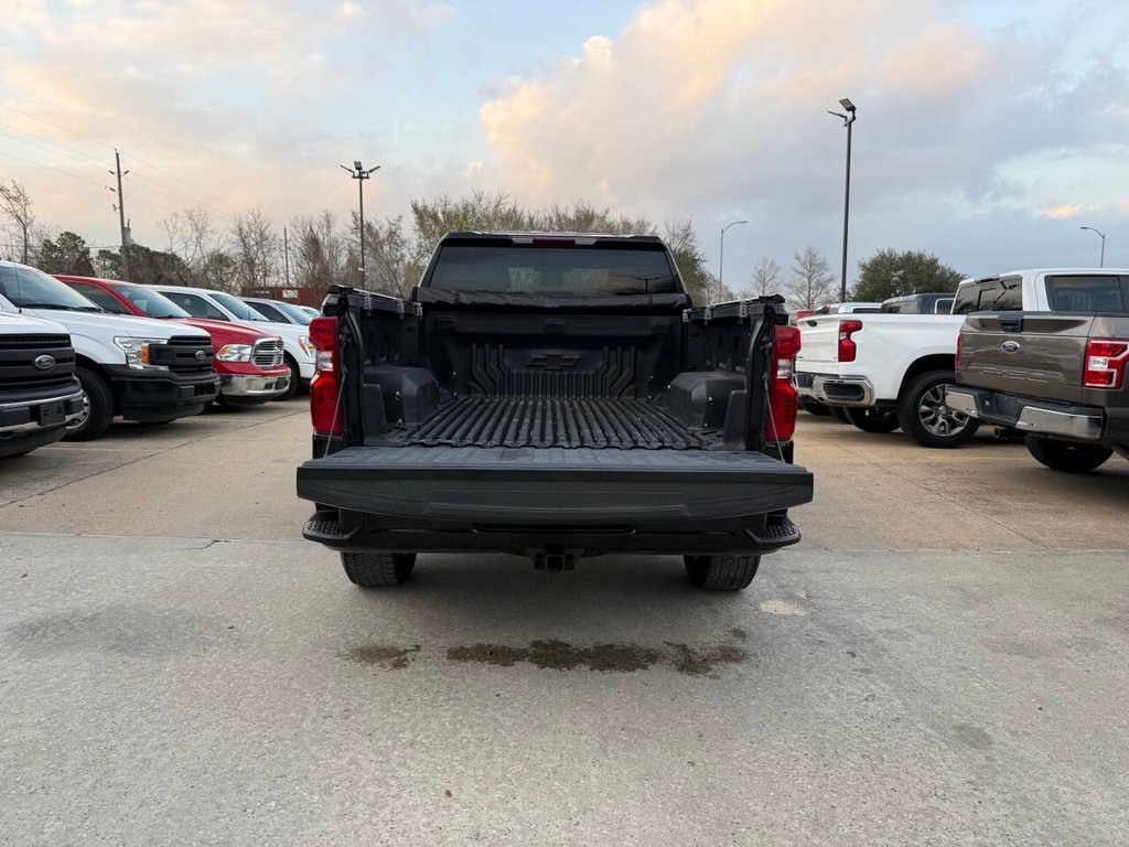 Chevrolet Silverado 1500 Vehicle Full-screen Gallery Image 37