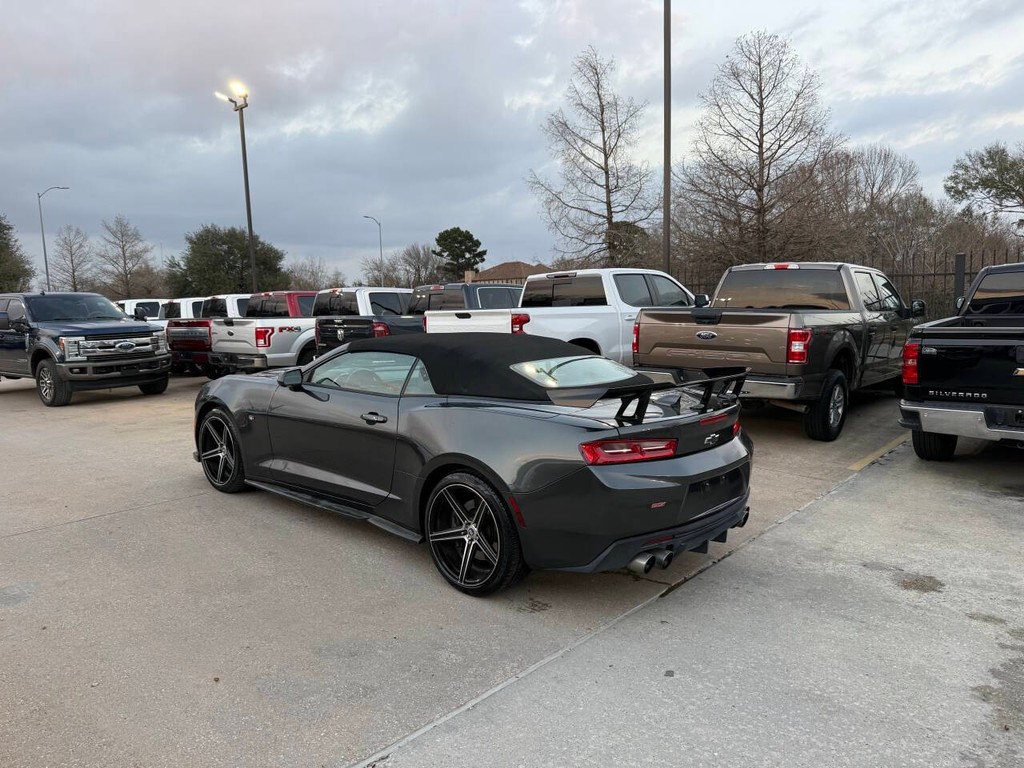 Chevrolet Camaro Vehicle Full-screen Gallery Image 06