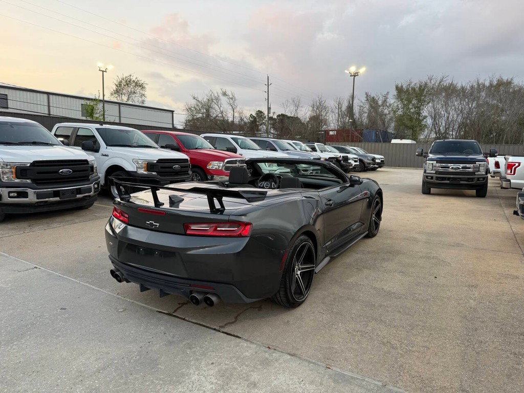 Chevrolet Camaro Vehicle Full-screen Gallery Image 09