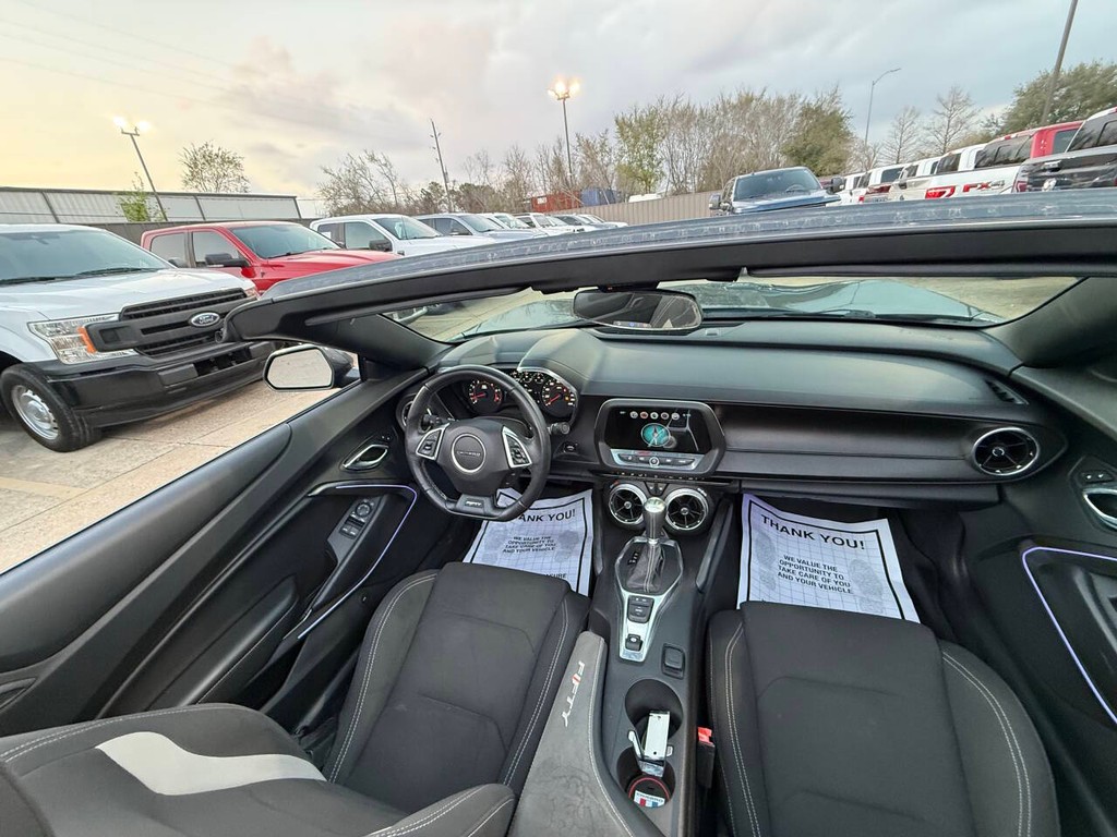 Chevrolet Camaro Vehicle Full-screen Gallery Image 11