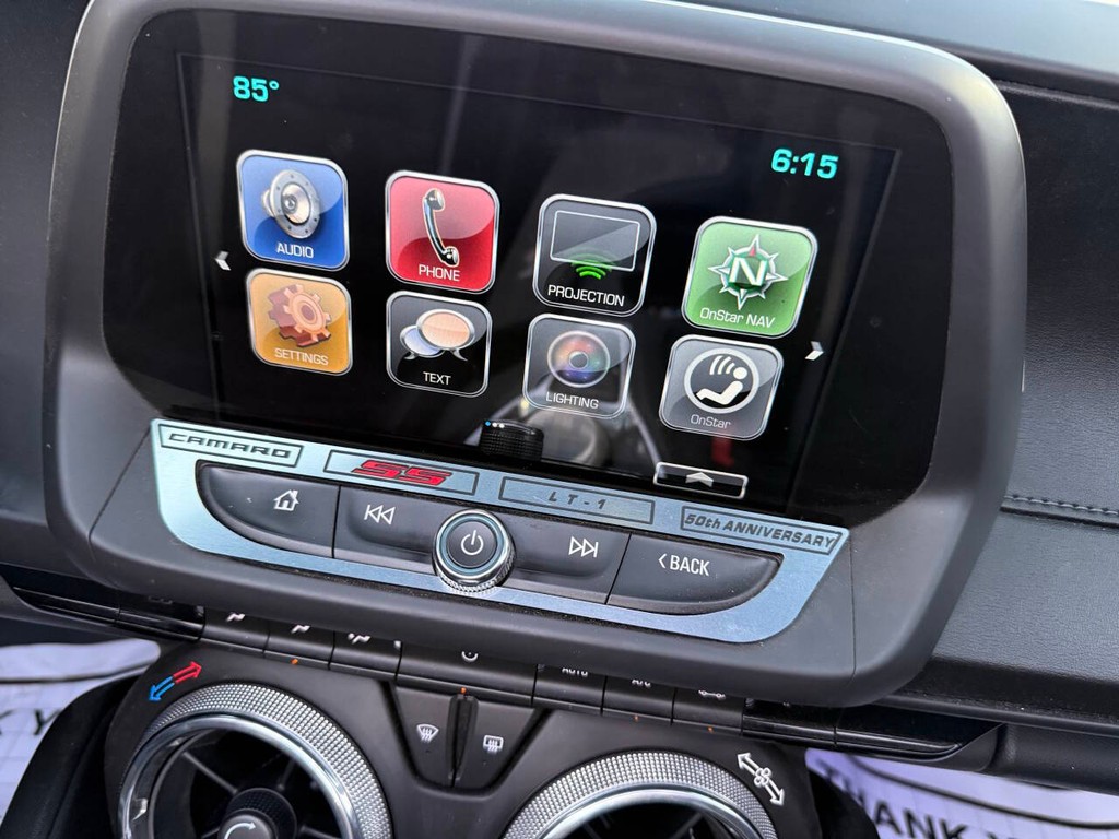 Chevrolet Camaro Vehicle Full-screen Gallery Image 17