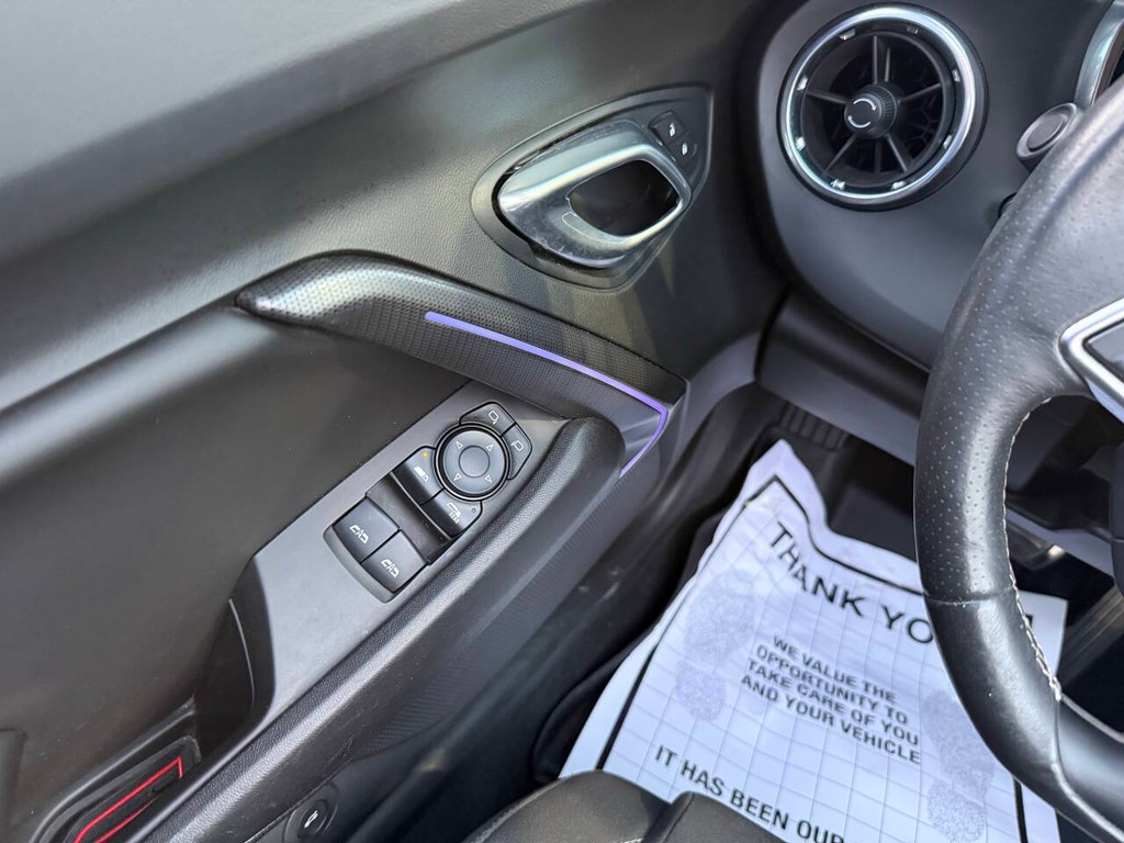 Chevrolet Camaro Vehicle Full-screen Gallery Image 20