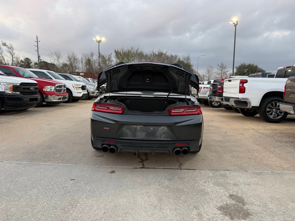 Chevrolet Camaro Vehicle Full-screen Gallery Image 26