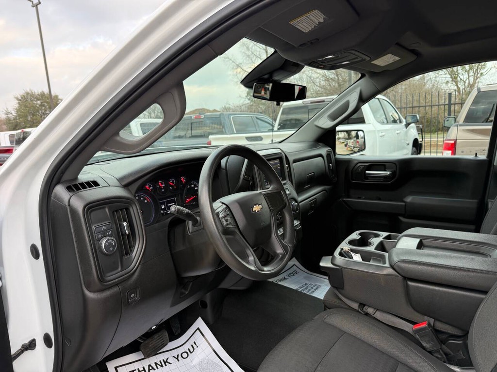 Chevrolet Silverado 1500 Vehicle Full-screen Gallery Image 06