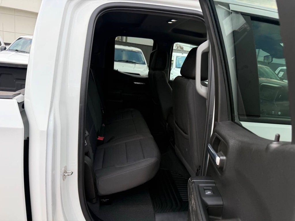 Chevrolet Silverado 1500 Vehicle Full-screen Gallery Image 14