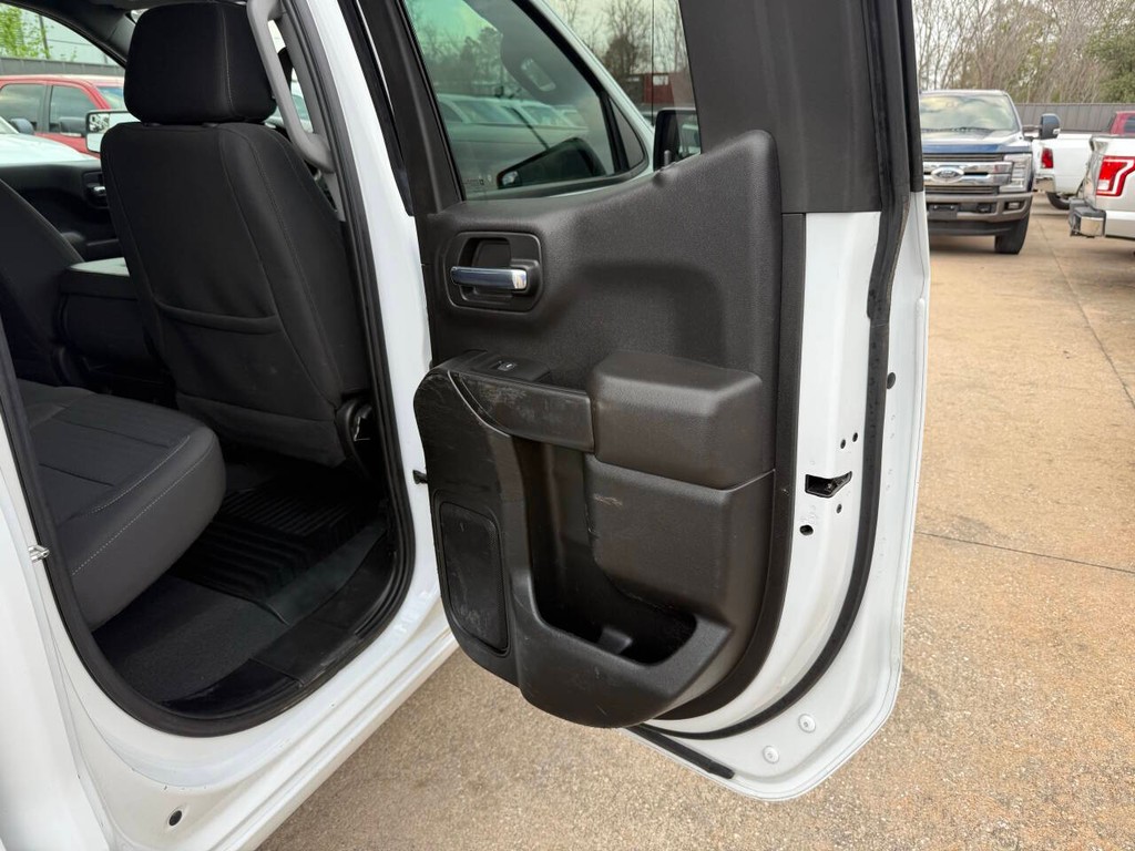 Chevrolet Silverado 1500 Vehicle Full-screen Gallery Image 15