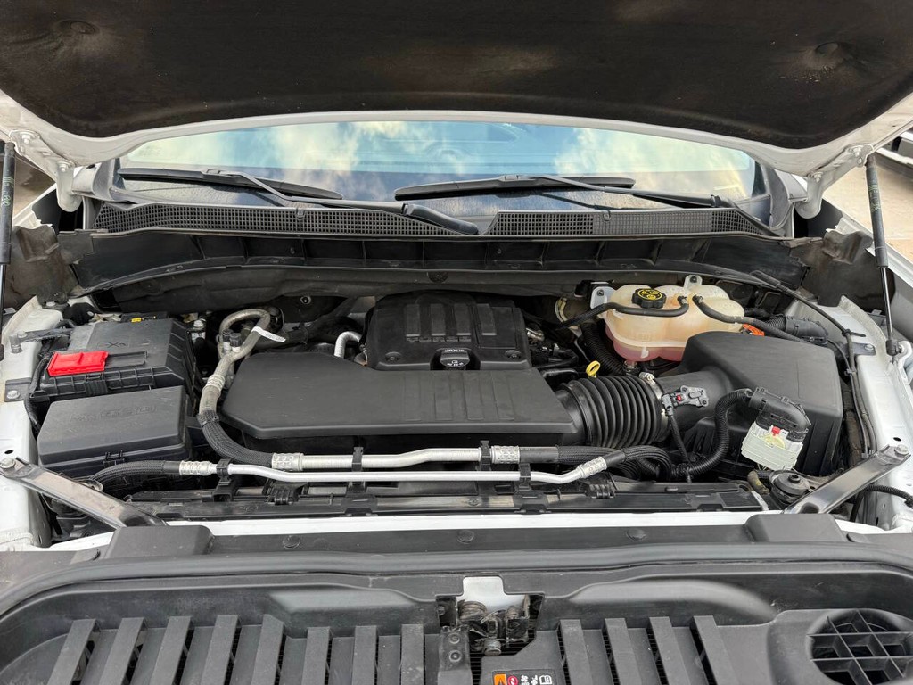 Chevrolet Silverado 1500 Vehicle Full-screen Gallery Image 30