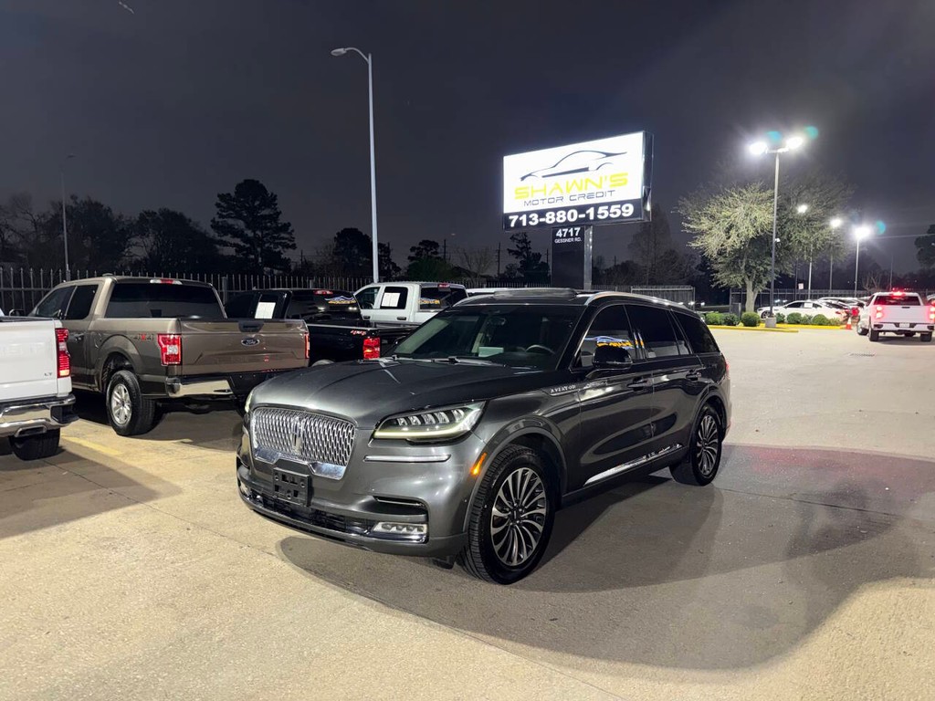 Lincoln Aviator Vehicle Full-screen Gallery Image 03