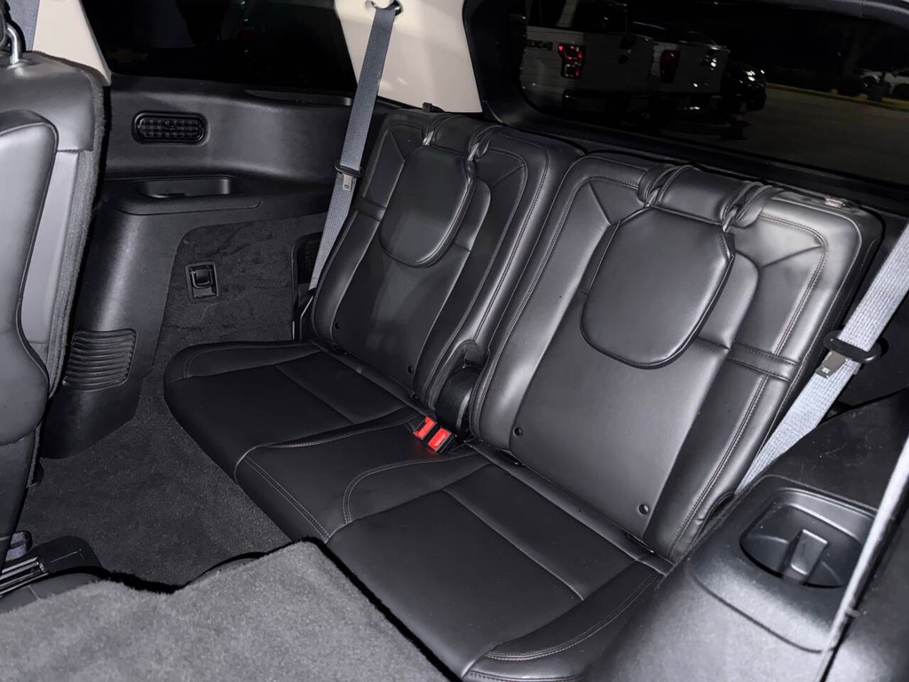 Lincoln Aviator Vehicle Full-screen Gallery Image 14