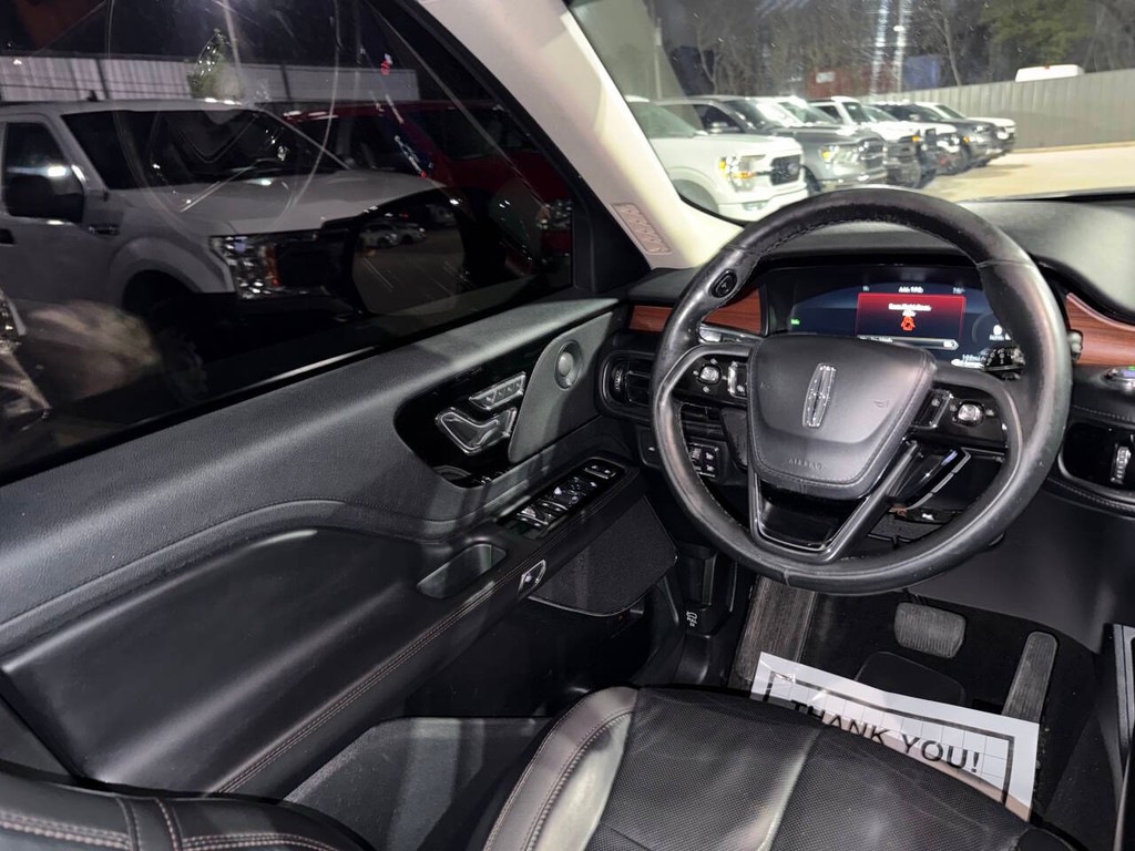 Lincoln Aviator Vehicle Full-screen Gallery Image 21