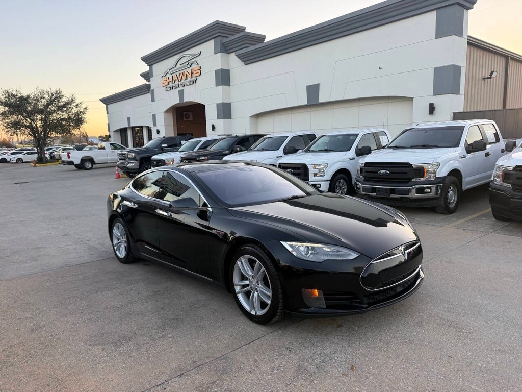 Tesla Model S Vehicle Full-screen Gallery Image 02