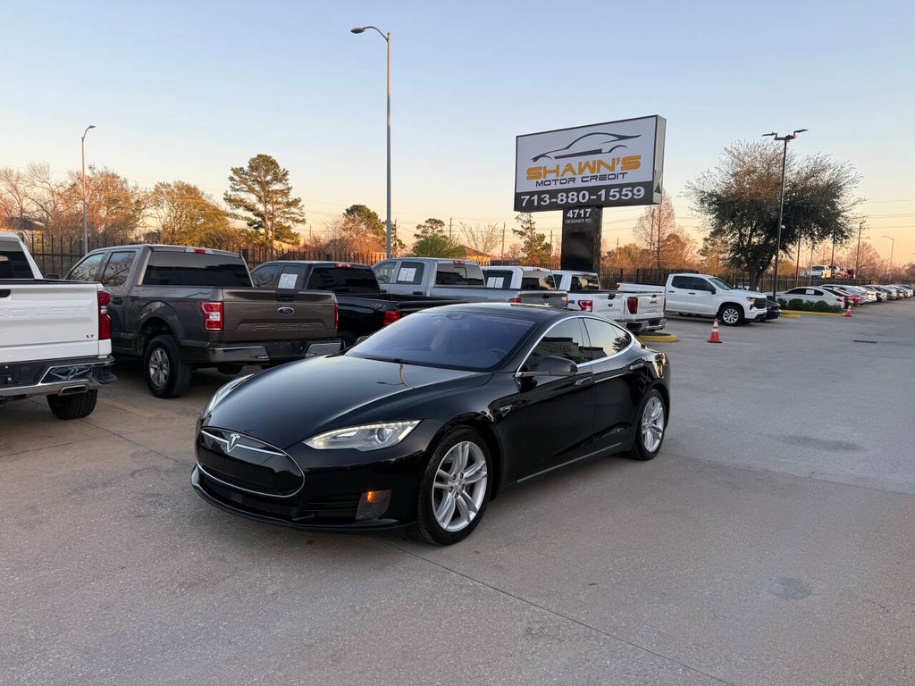 Tesla Model S Vehicle Full-screen Gallery Image 03