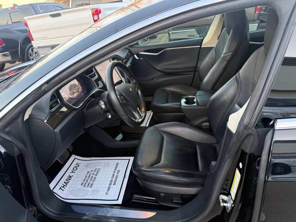 Tesla Model S Vehicle Full-screen Gallery Image 07