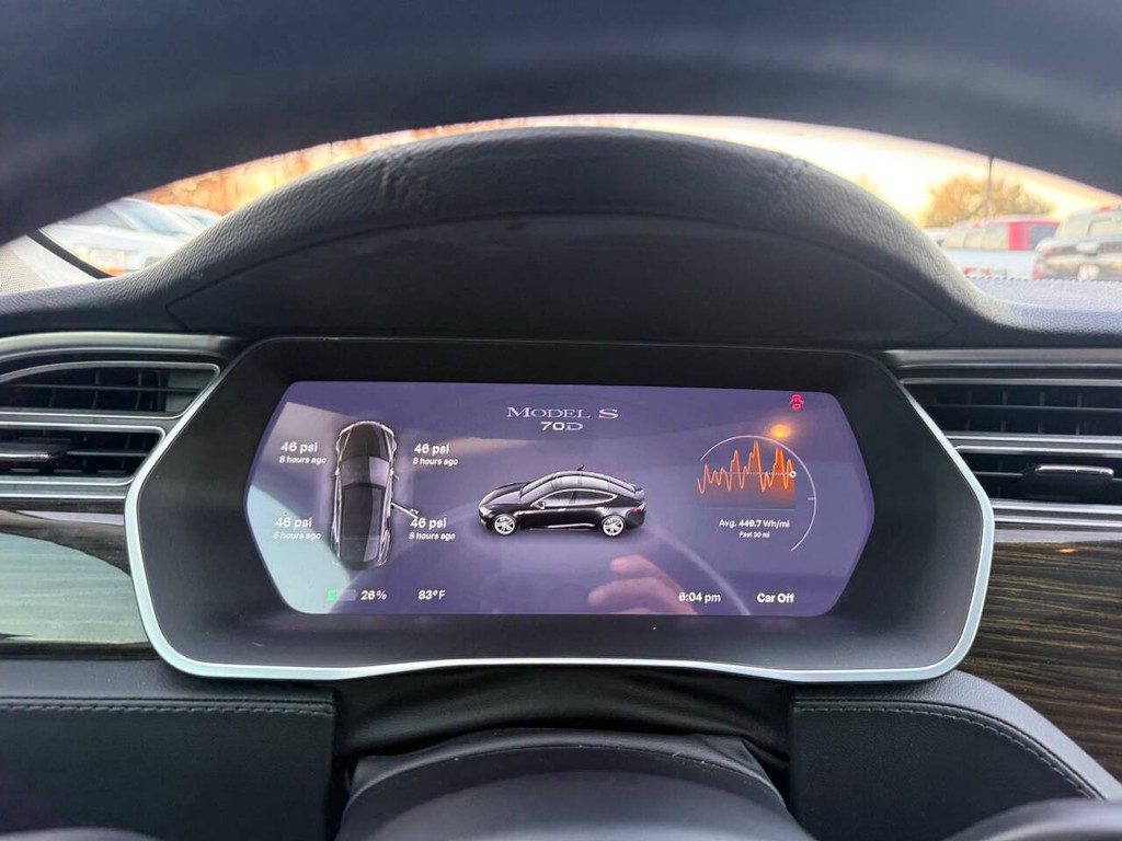 Tesla Model S Vehicle Full-screen Gallery Image 28