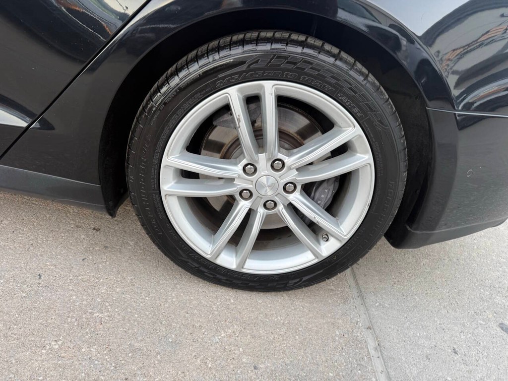 Tesla Model S Vehicle Full-screen Gallery Image 34