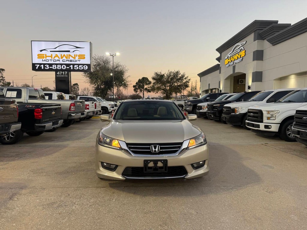 Honda Accord Sedan Vehicle Full-screen Gallery Image 40