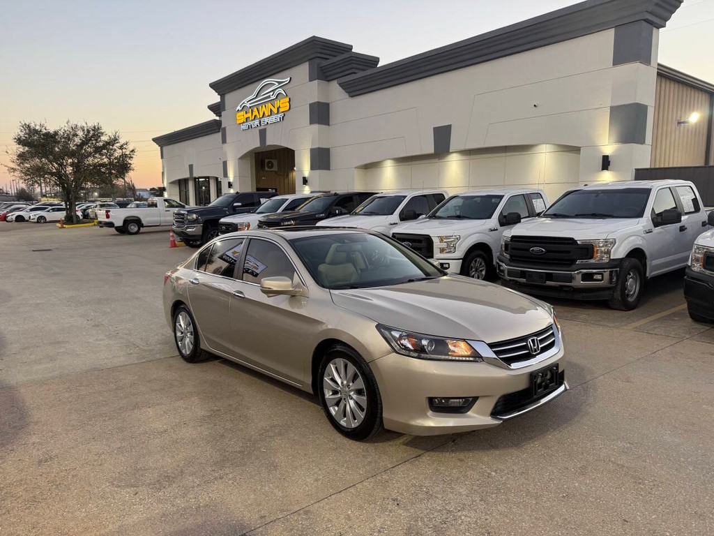 Honda Accord Sedan Vehicle Full-screen Gallery Image 41