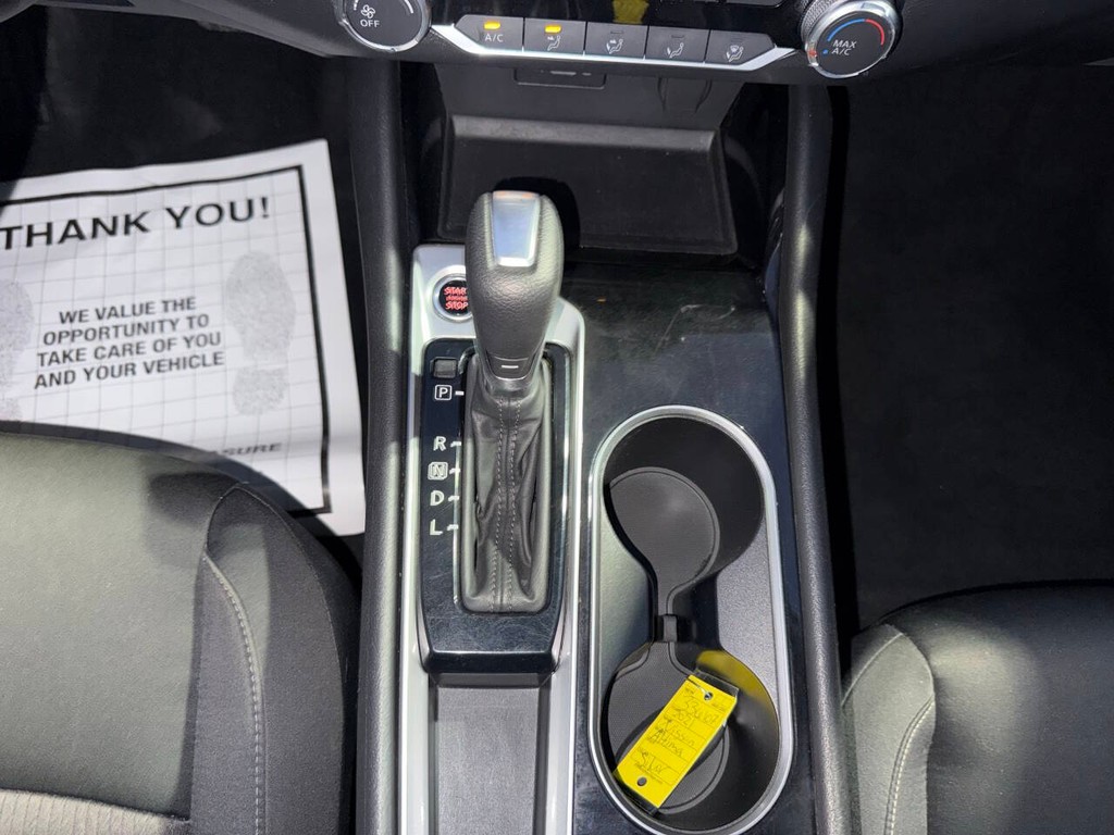 Nissan Altima Vehicle Full-screen Gallery Image 28