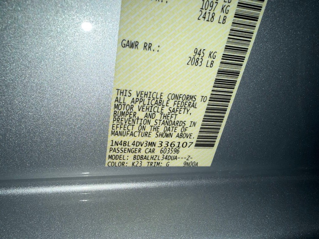 Nissan Altima Vehicle Full-screen Gallery Image 31