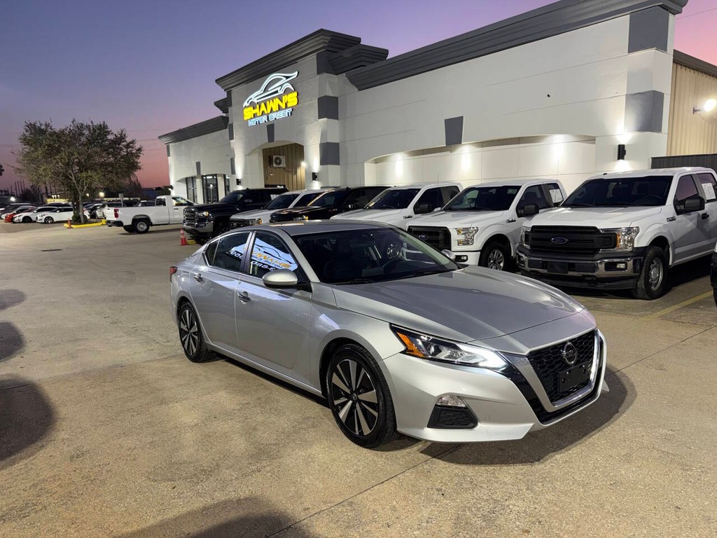 Nissan Altima Vehicle Full-screen Gallery Image 38