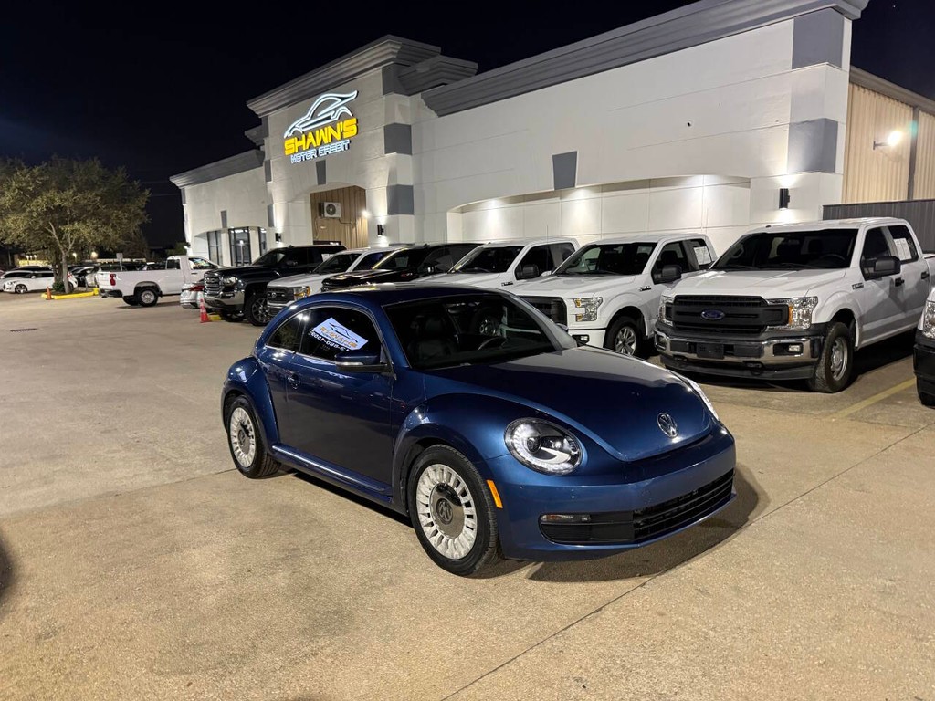 Volkswagen Beetle Coupe Vehicle Full-screen Gallery Image 02