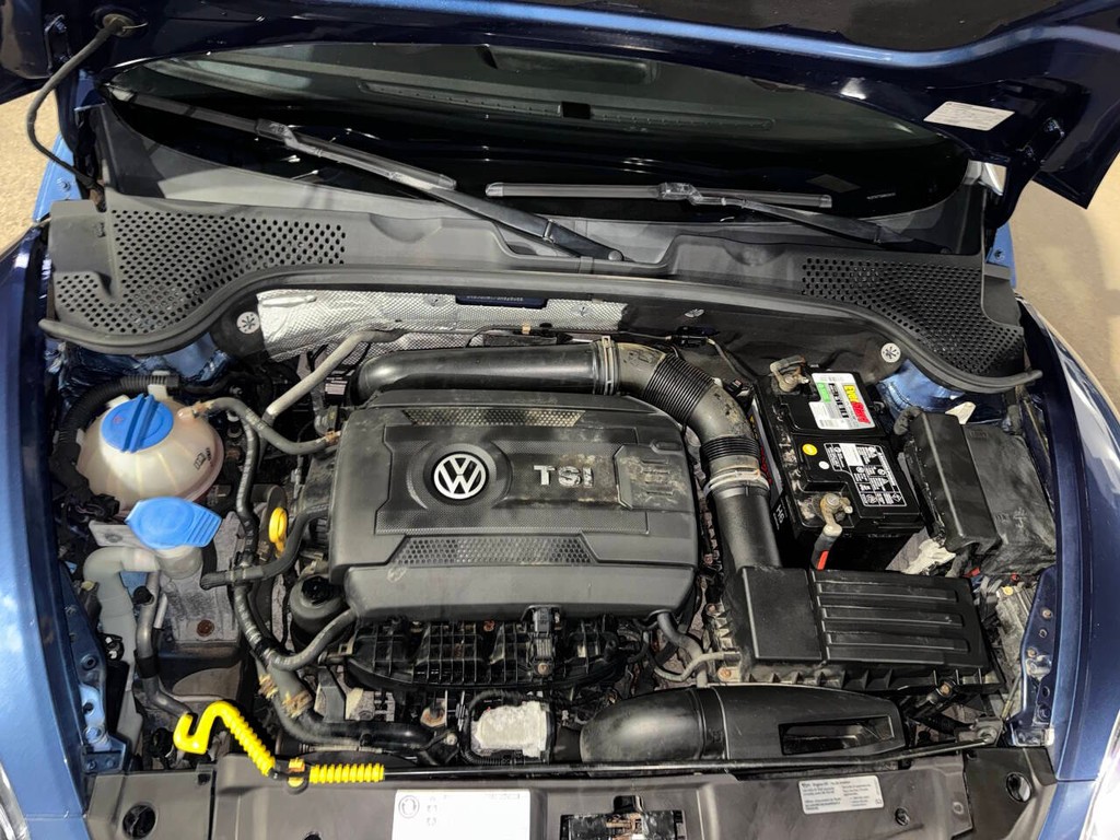 Volkswagen Beetle Coupe Vehicle Full-screen Gallery Image 28