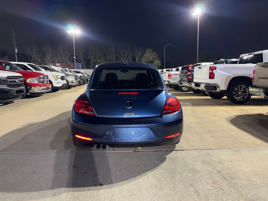 Volkswagen Beetle Coupe Vehicle Full-screen Gallery Image 31