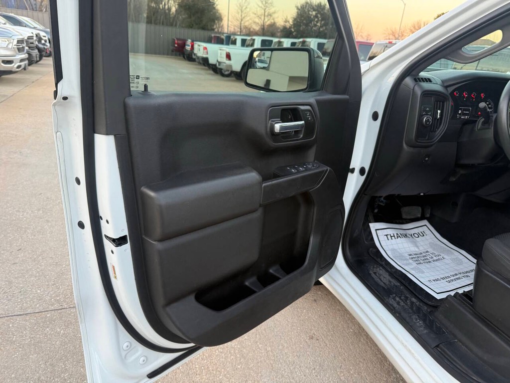 Chevrolet Silverado 1500 Vehicle Full-screen Gallery Image 08