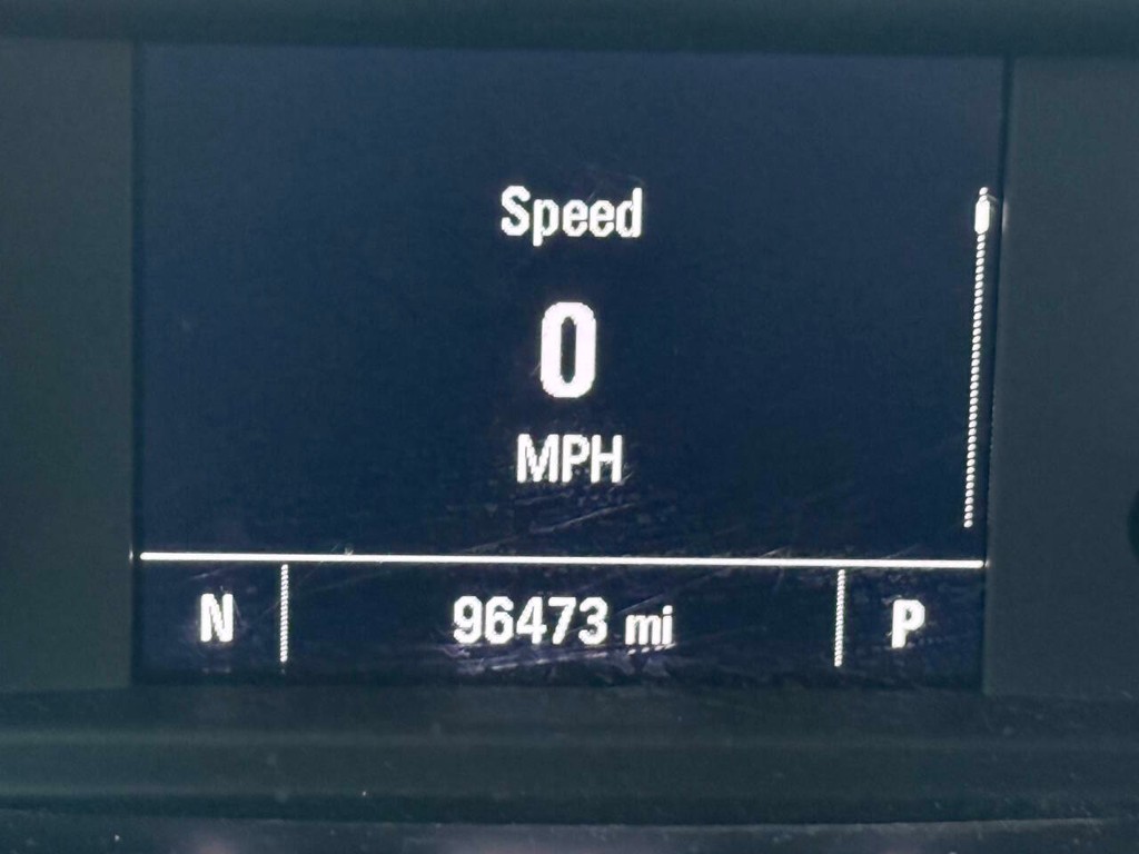 Chevrolet Silverado 1500 Vehicle Full-screen Gallery Image 32