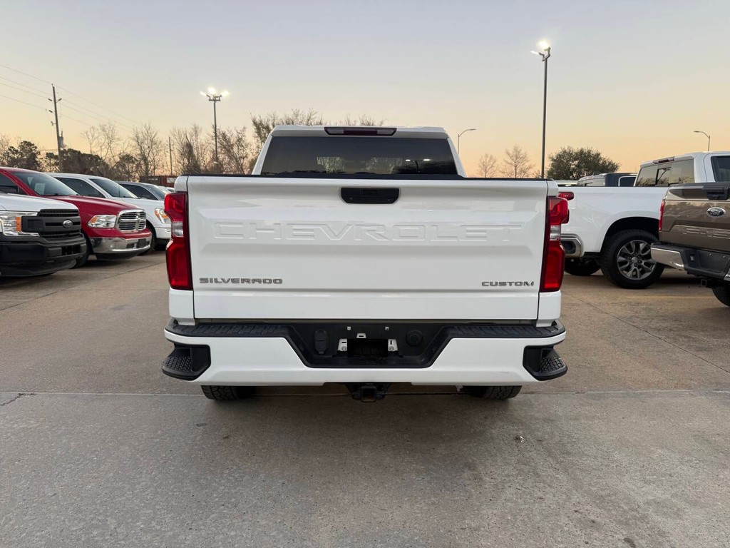 Chevrolet Silverado 1500 Vehicle Full-screen Gallery Image 37