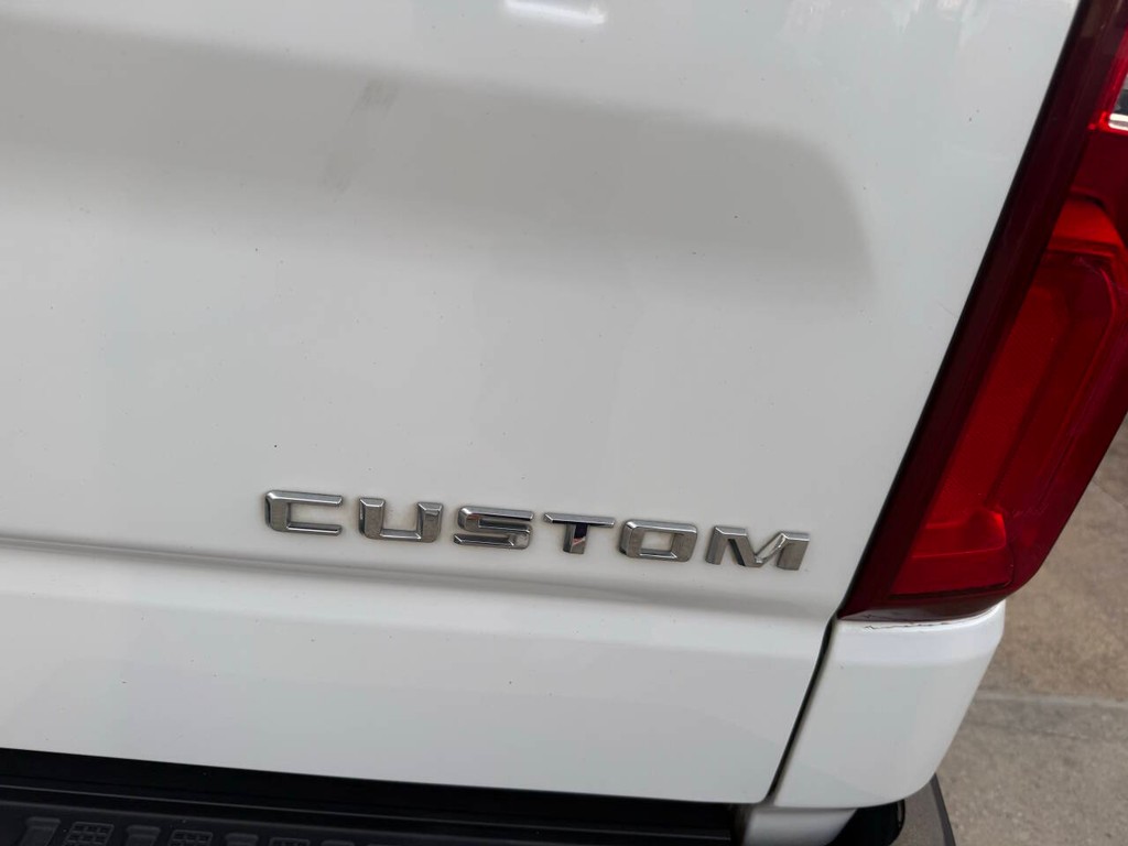 Chevrolet Silverado 1500 Vehicle Full-screen Gallery Image 38