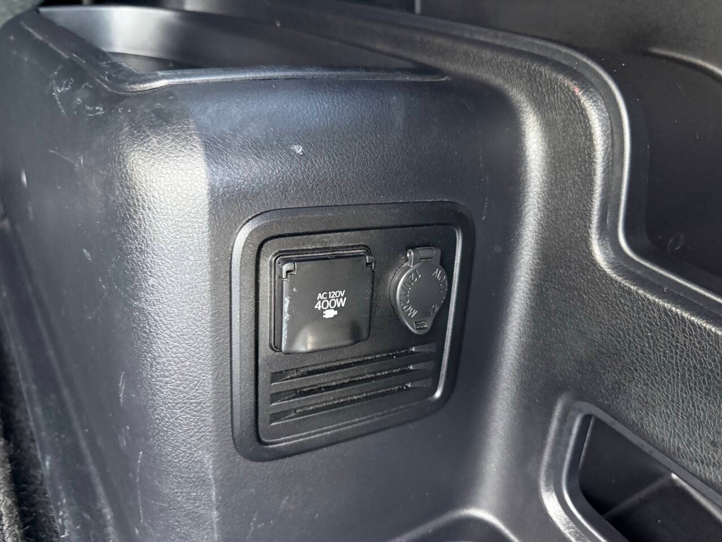 Toyota 4Runner Vehicle Full-screen Gallery Image 36