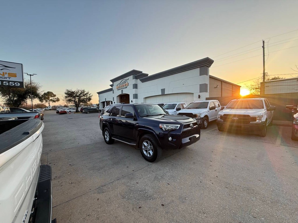 Toyota 4Runner Vehicle Full-screen Gallery Image 42