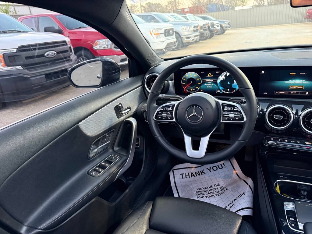 Mercedes-Benz A-Class Vehicle Full-screen Gallery Image 19