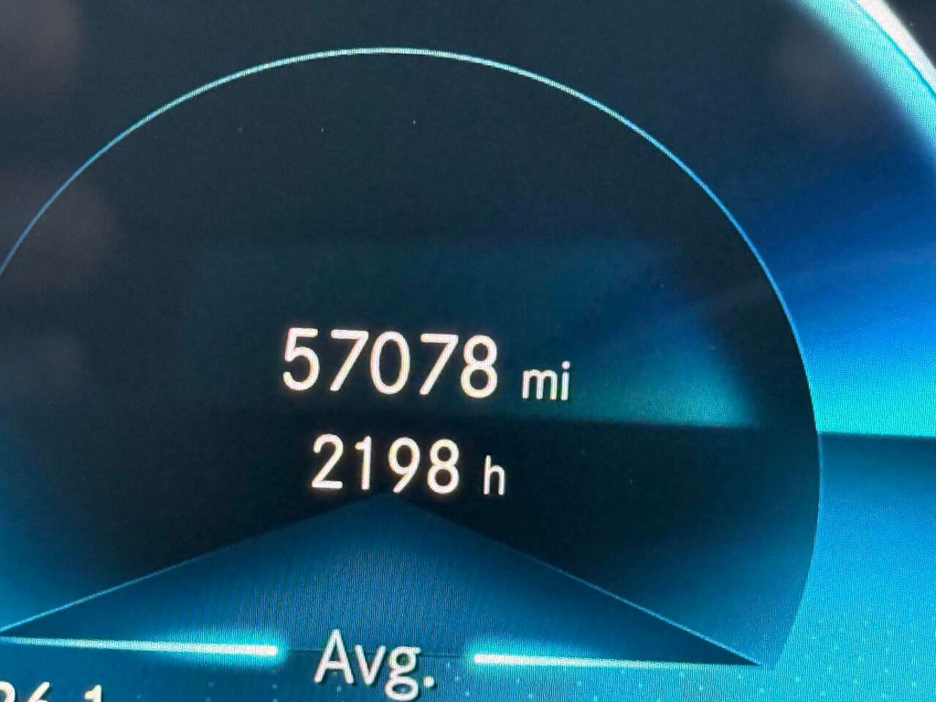 Mercedes-Benz A-Class Vehicle Full-screen Gallery Image 32