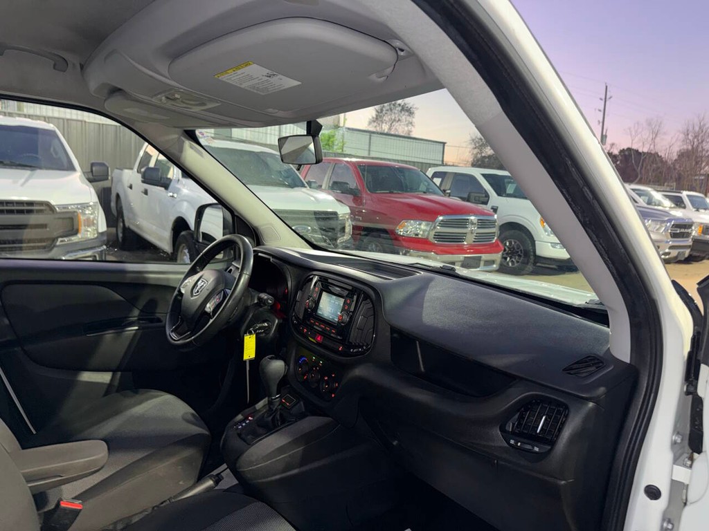 Ram ProMaster City Vehicle Full-screen Gallery Image 09