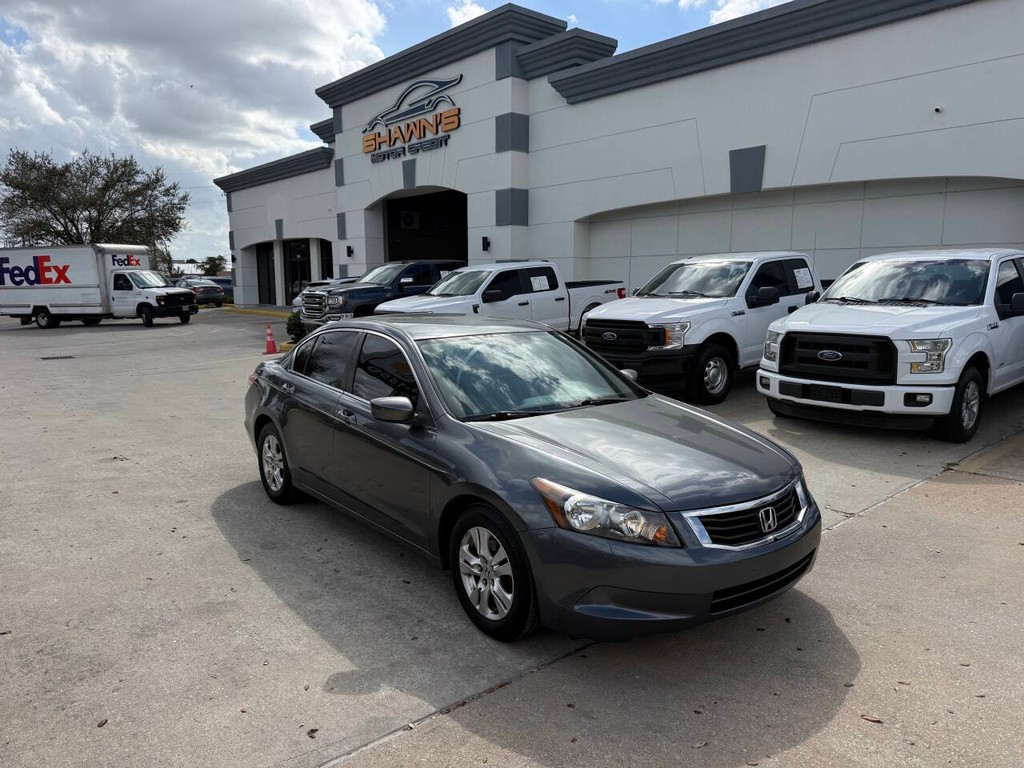 Honda Accord Sedan Vehicle Full-screen Gallery Image 02