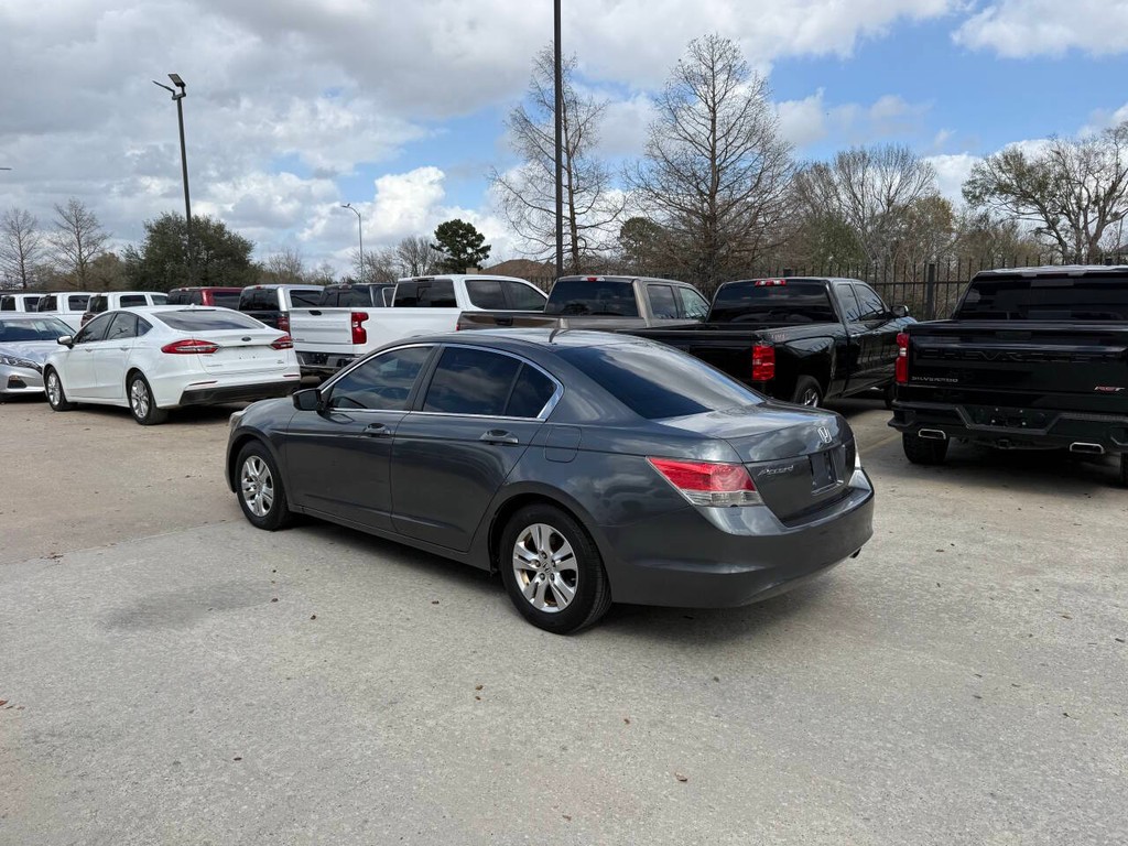 Honda Accord Sedan Vehicle Full-screen Gallery Image 04