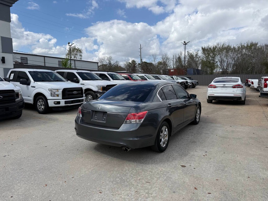 Honda Accord Sedan Vehicle Full-screen Gallery Image 05