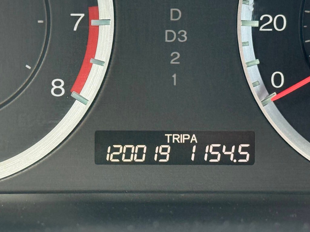 Honda Accord Sedan Vehicle Full-screen Gallery Image 31