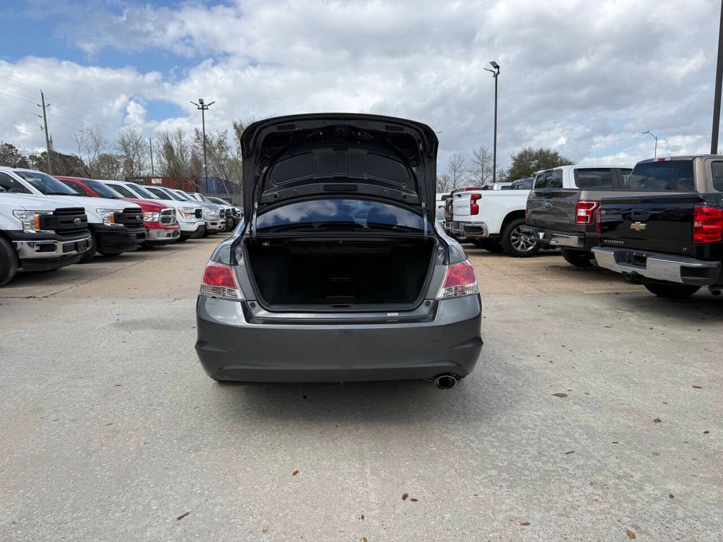 Honda Accord Sedan Vehicle Full-screen Gallery Image 35