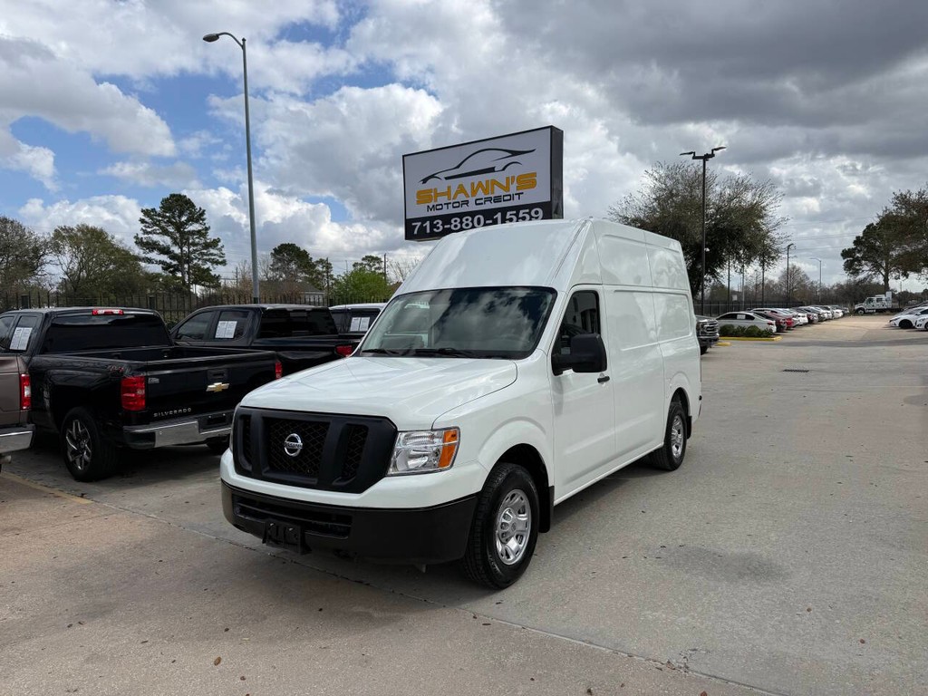 Nissan NV Cargo Vehicle Full-screen Gallery Image 03