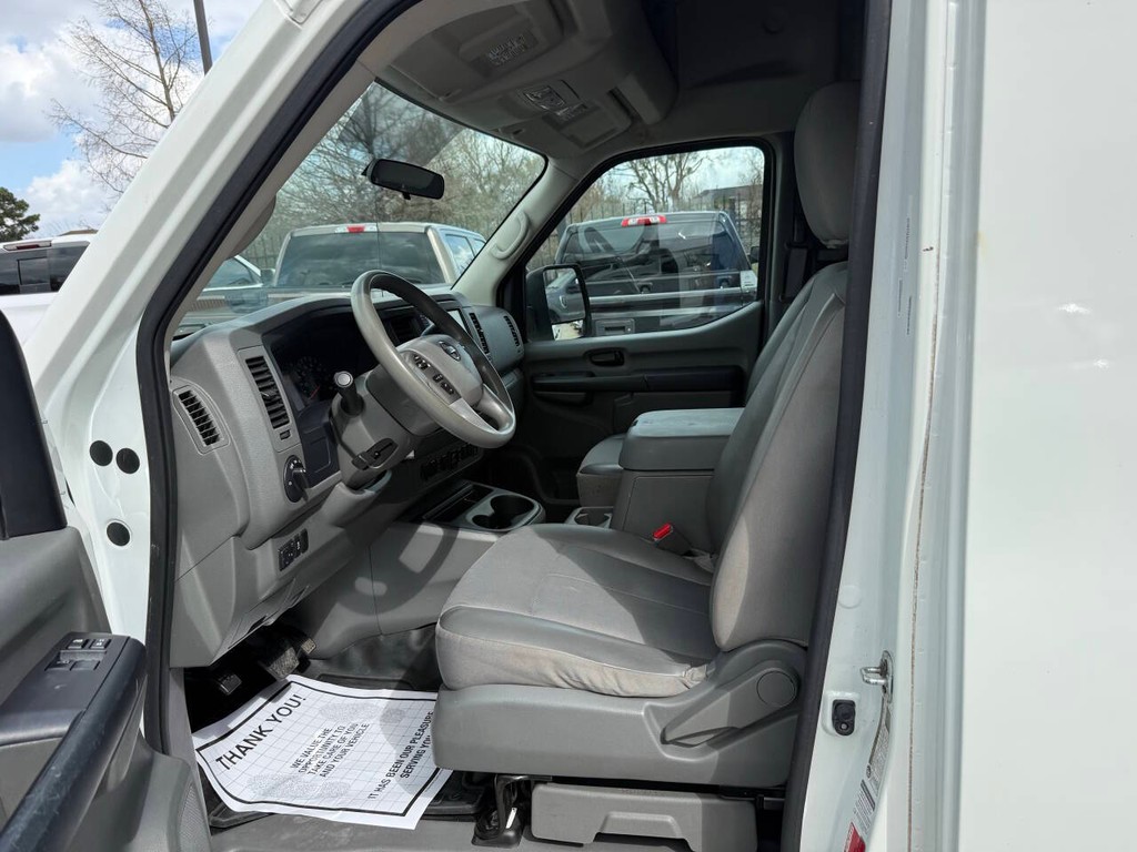 Nissan NV Cargo Vehicle Full-screen Gallery Image 07